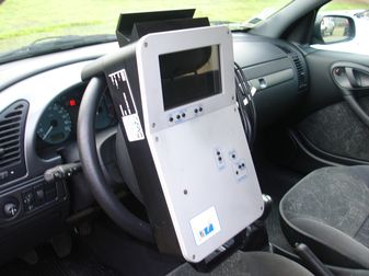 Interface de test permettant de valider le bon fonctionnement du faisceau du véhicule. IHM déporté - Radio - GPS...